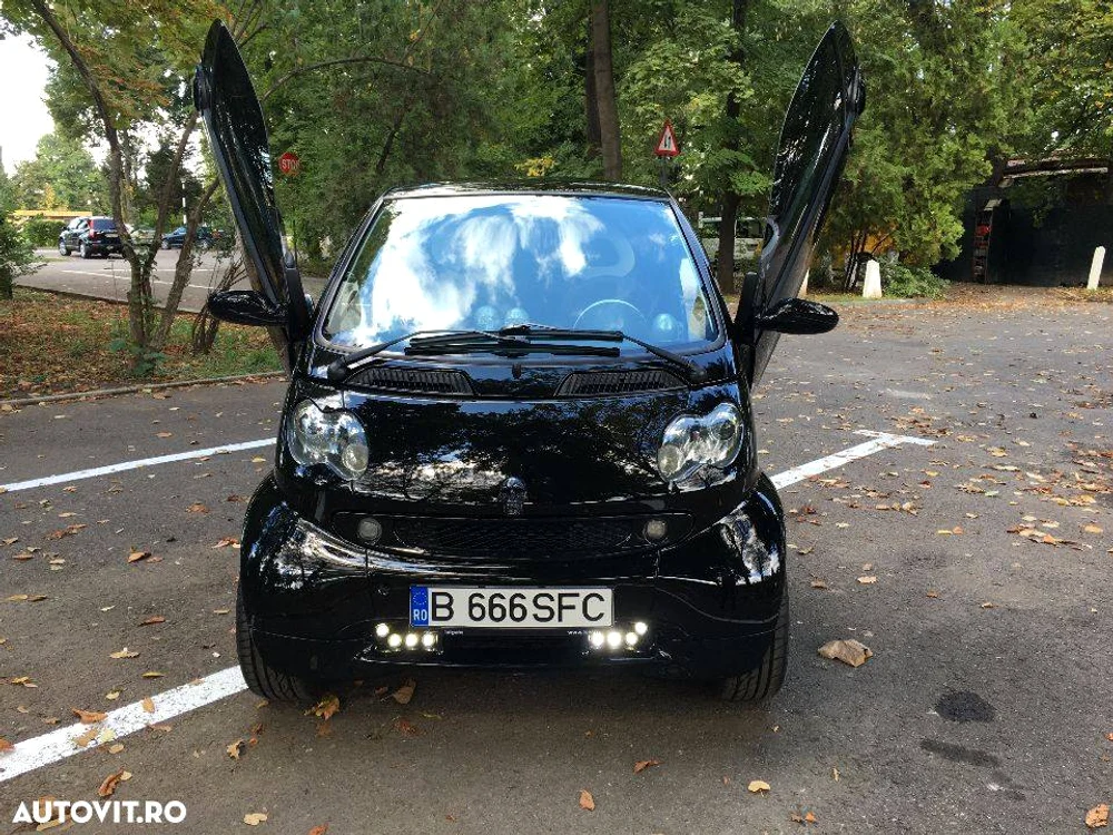 
    Oana își vinde mașina Smart la prețul de 13.500 de eurofoto: Arhiva Personală  