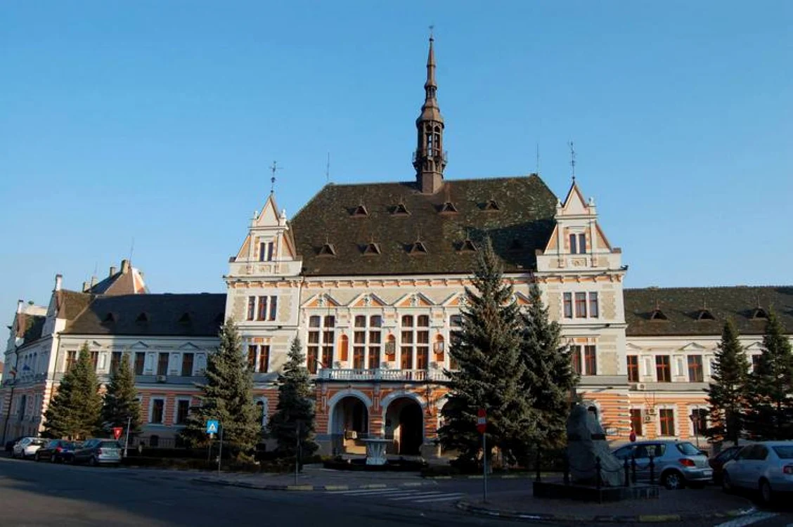 Prefectura Judeţului Hunedoara. ADEVĂRUL.