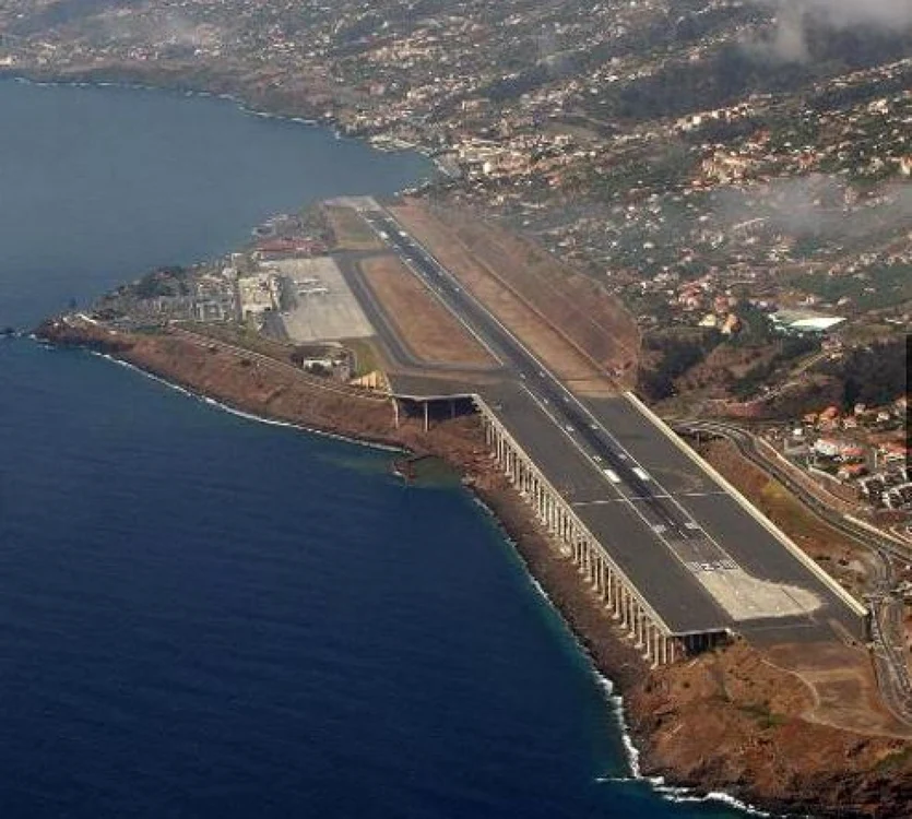 Madeira Internaţional Airport Portugalia