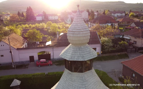 Rotonda din Geoagiu  Foto Daniel Guță  ADEVĂRUL (147) JPG