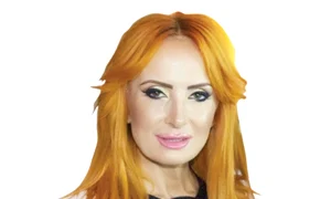 Daniela Györfi este sinceră: “E normal  ca după naştere şi oscilaţii de greutate  silicoanele să nu mai fie ca înainte” jpeg