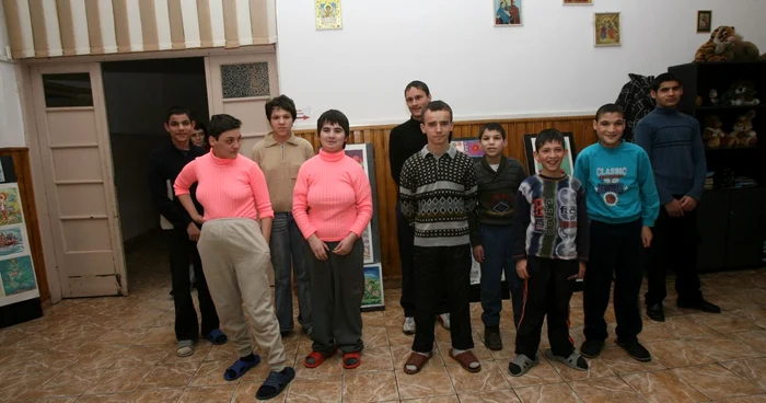 Adolescenţii din centrele de plasament au fost ajutaţi pentru a se angaja