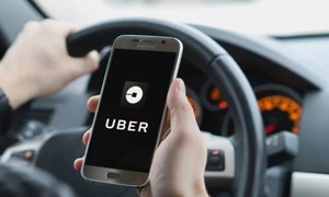 Aplicatie UBER foto news.ro