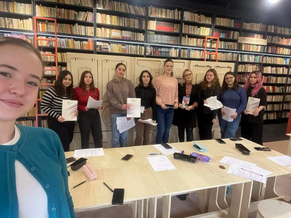 Bianca alături de elevii săi FOTO arhiva personală