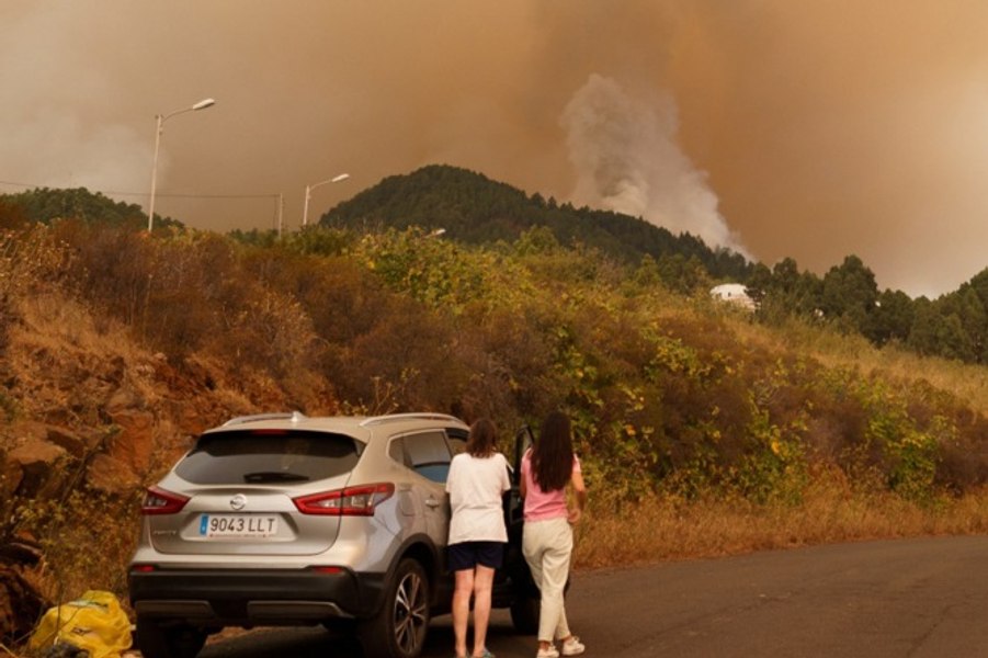 Atenţionare de călătorie: Spania - incendii de vegetaţie în Tenerife. Mai multe localități, evacuate