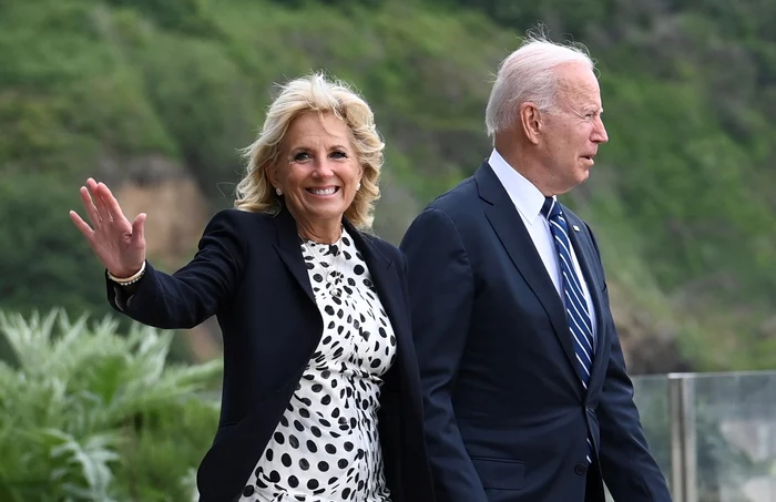 Melania Trump, în 2018, Jill Biden, în 2021foto: AFP