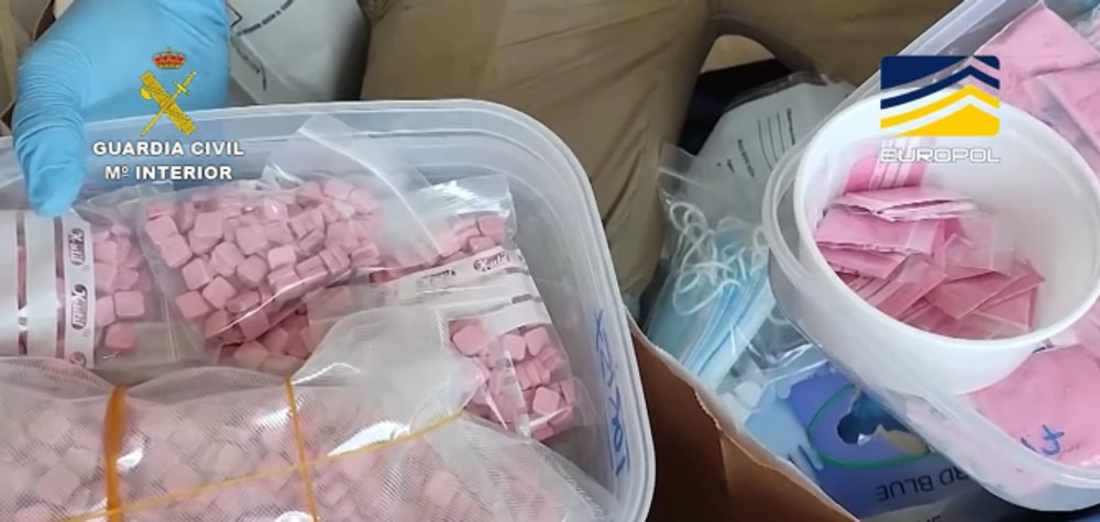 Ce este cocaina roz: noul drog cu prețuri exorbitante a fost descoperit de polițiști pe litoral