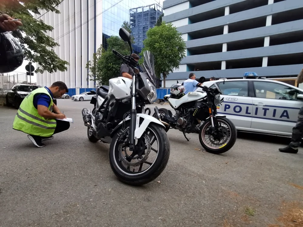 Poliţiştii au oprit motocicliştii pentru control FOTO Ş.Both