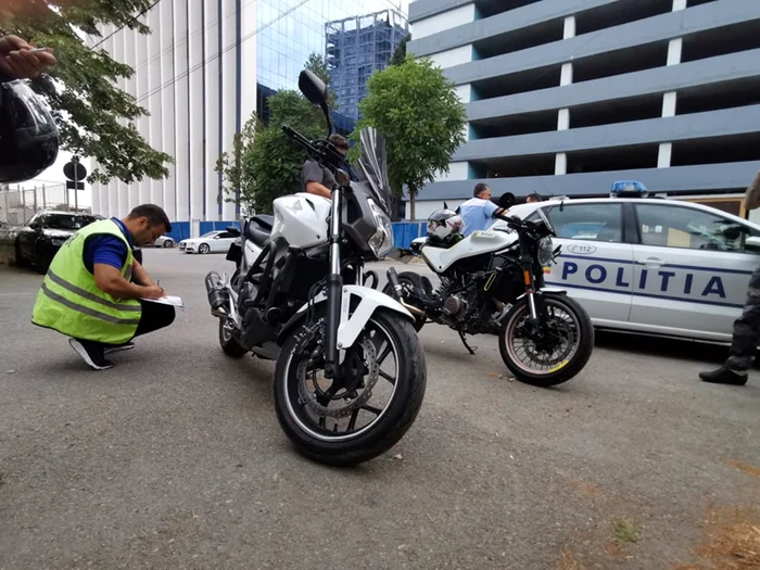 Poliţiştii au oprit motocicliştii pentru control FOTO Ş.Both