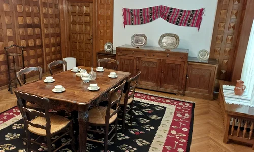 Sufragerie familie Bratianu 01 foto Mihai Alexandrescu jpg