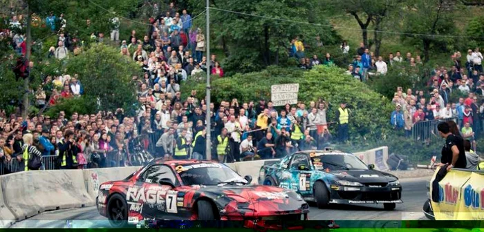 Cea mai spectaculoasă etapă a campionatului de drift, pe Transrarău. FOTO: Adevărul