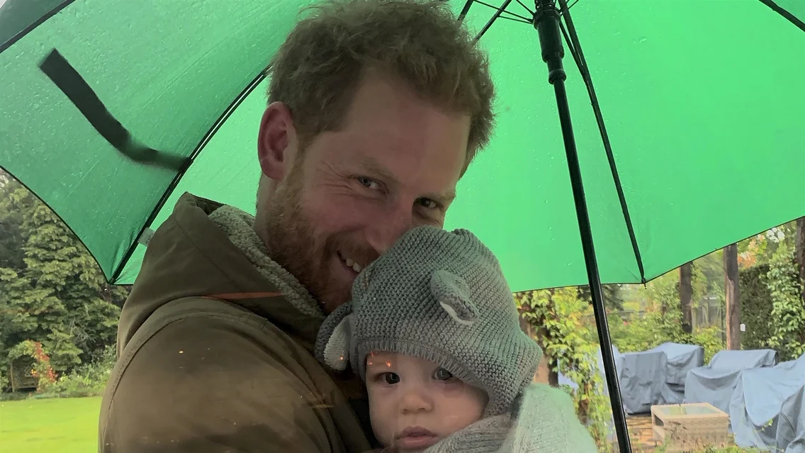 Prințul Harry cu Prințul Archie foto Profimedia
