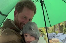 Prințul Harry cu Prințul Archie foto Profimedia jpg