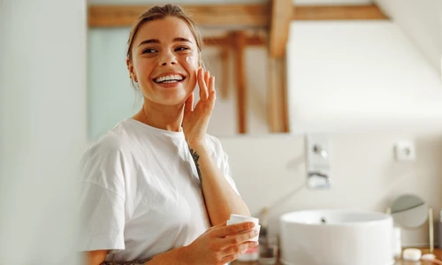 Rutina care iti da energie dimineata  Sursa foto shutterstock 2441063731 jpg