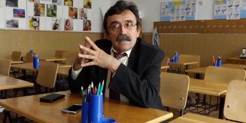 dascalul dan gioarsa din mehedinti FOTO Alexandra Georgescu