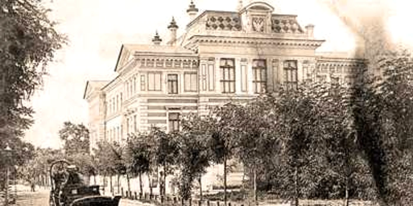 Palatul de justiţie din Chişinău, între 1918 şi 1940, fosta clădire a Tribunalului regional din Basarabia. FOTO de epocă