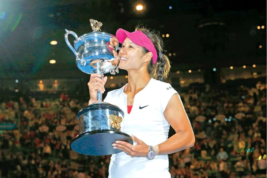 
    Li Na este  neînvinsă în  sezonul 2014  (FOTOGRAFII: REUTERS)  