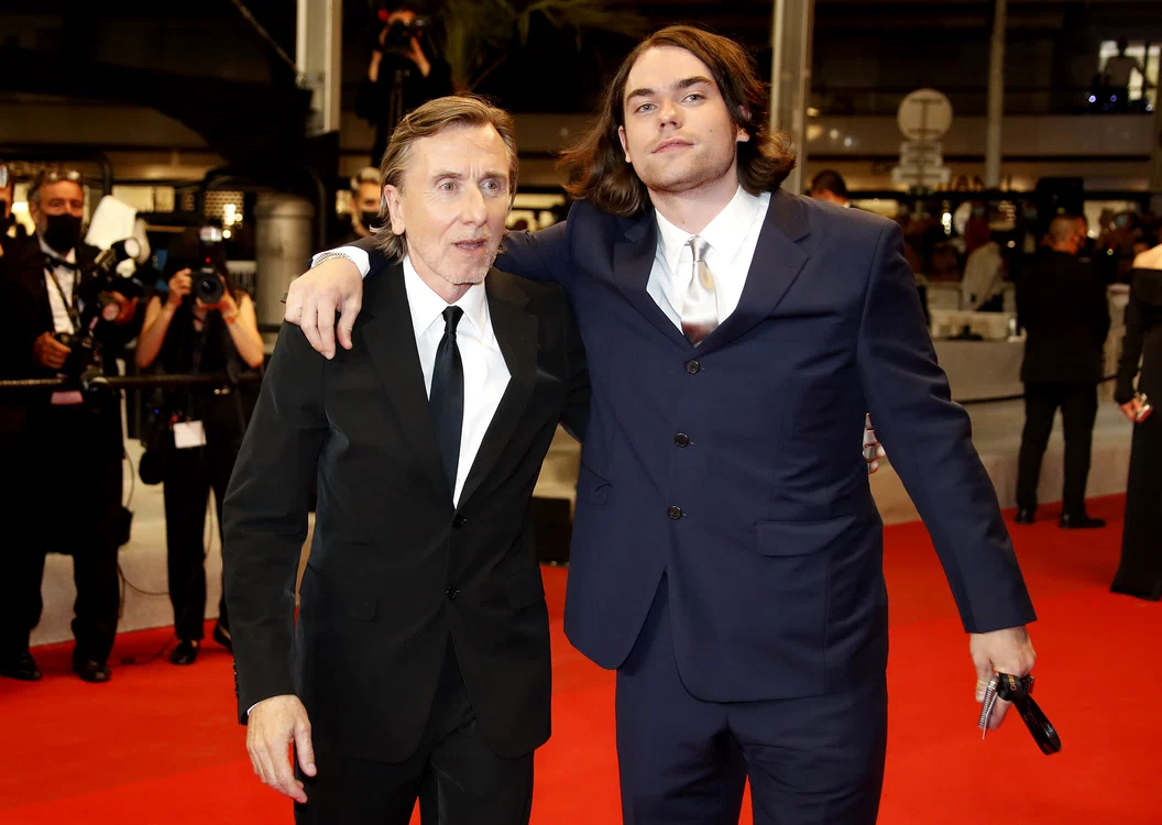 Tim Roth alături de fiul său Michael Cormac la festivalul de film de la Cannes din 2021 FOTO EPA-EFE