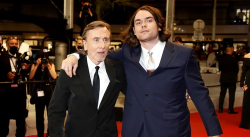 Tim Roth alături de fiul său Michael Cormac la festivalul de film de la Cannes din 2021 FOTO EPA-EFE