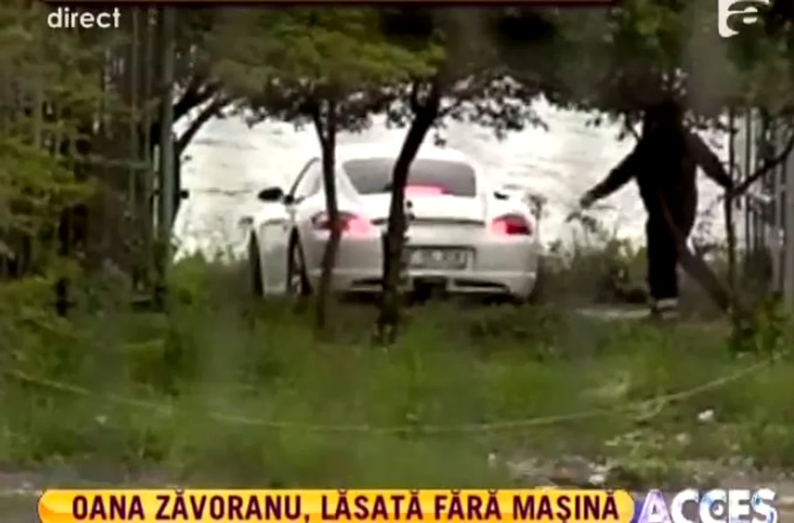 Oana Zăvoranu a plecat cu maşina pe la altă ieşire decât cea unde o aşteptau ziariştii. (captură Antena 1)
