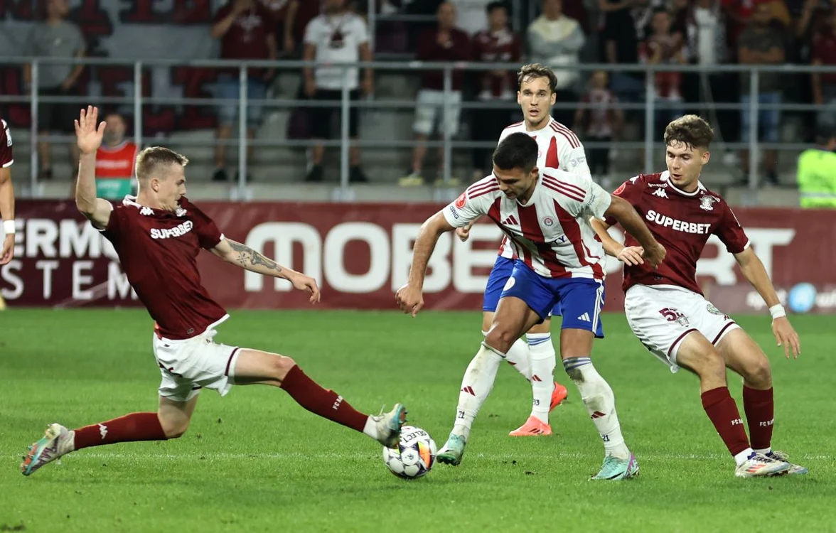 Rapid și Oțelul au luptat mult la milocul terenului (FOTO: Sportpictures)