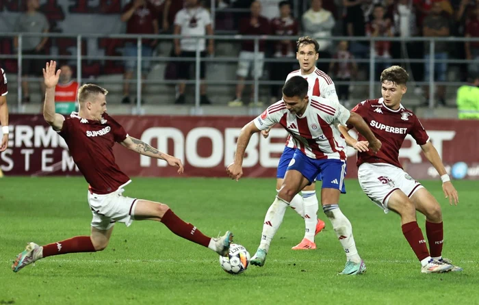 Rapid și Oțelul au luptat mult la milocul terenului (FOTO: Sportpictures)