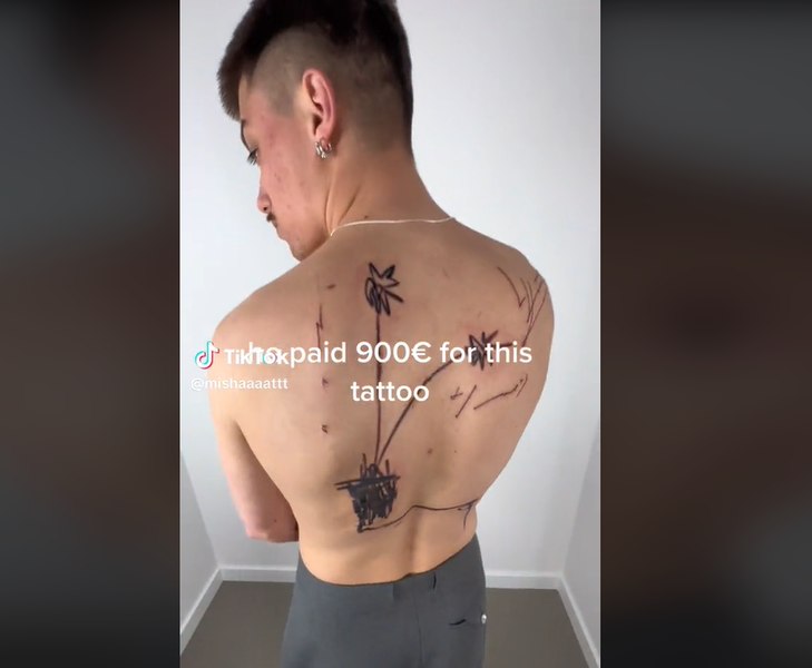 Un tatuaj devenit viral pe TikTok a iscat sute de reacții: „Seamănă cu graficele mele de la examenele finale, când uit să aduc o riglă”