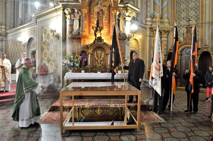 Steagurile au revenit în Biserica Millenium din Timișoara FOTO Facebook/Biserica Millenium