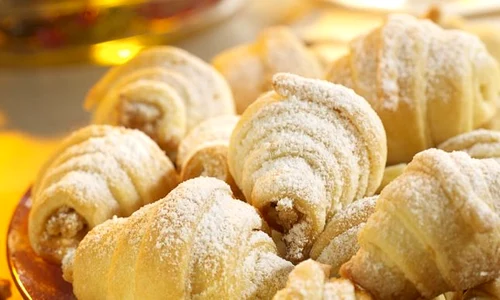 Cornuleţe cu untură şi smântână jpeg