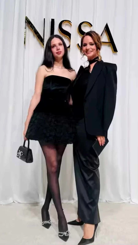 Andreea Marin și fiica sa, Violeta Bănică, la Bucharest Fashion Week 2025. FOTO: Instagram