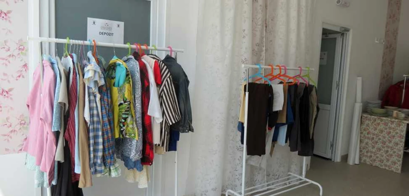 Magazinul Comunitar Gratis este singurul magazin din România în care plata nu se face cu bani FOTO Cristina Andrei