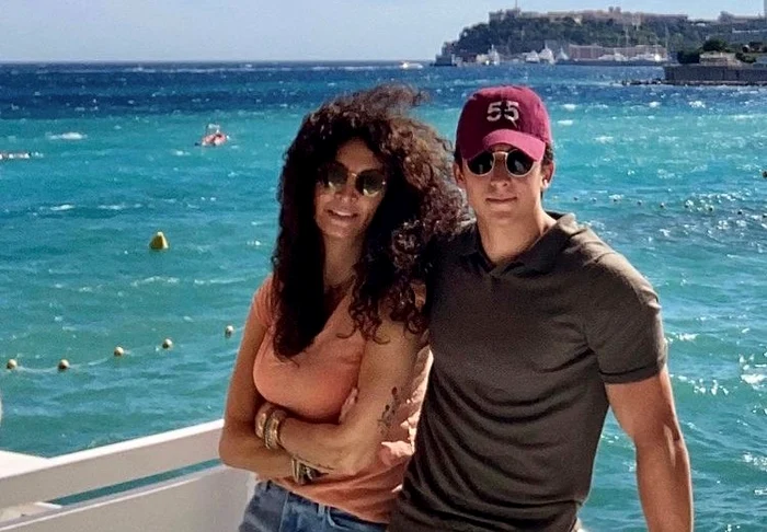 
    Mihaela Rădulescu a plecat din România, împreună cu fiul ei, în urmă cu 15 anifoto: arhiva personală  