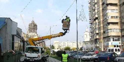 Bacău: Municipalitatea pregătește orașul pentru sărbătorile de iarnă