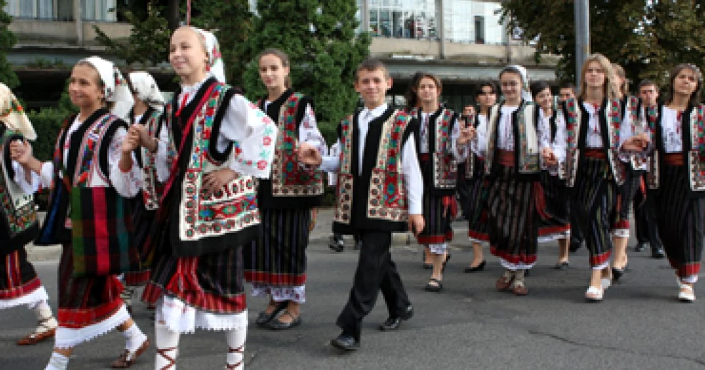 Iaşi: Paradă populară la Festivalul „Cătălina“