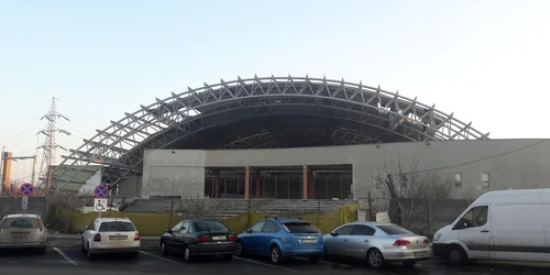 Arena Politehnicii din Timişoara se construieşte de zece ani FOTO Ş.Both