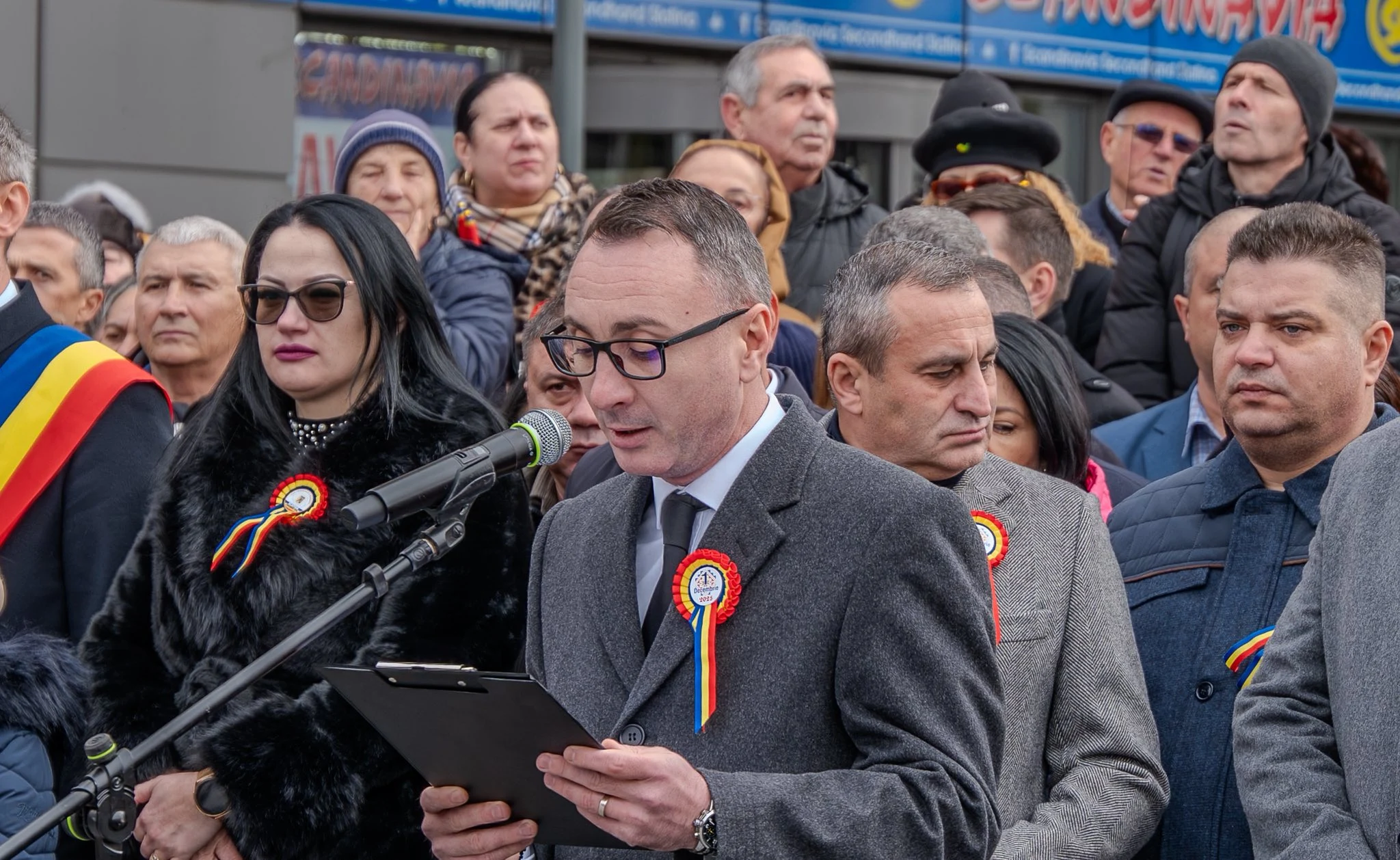 Prefectul județului Olt, cercetat într-un dosar penal, a demisionat. Guvernul discută astăzi schimbarea unor prefecți și subprefecți