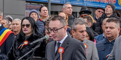 cosmin floreanu, prefect olt foto FB cosmin floreanu jpg