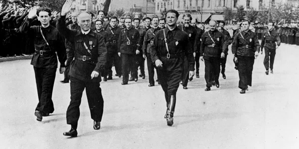 Parada victoriei Gărzii de Fier în București după numirea lui Antonescu GettyImages jpeg