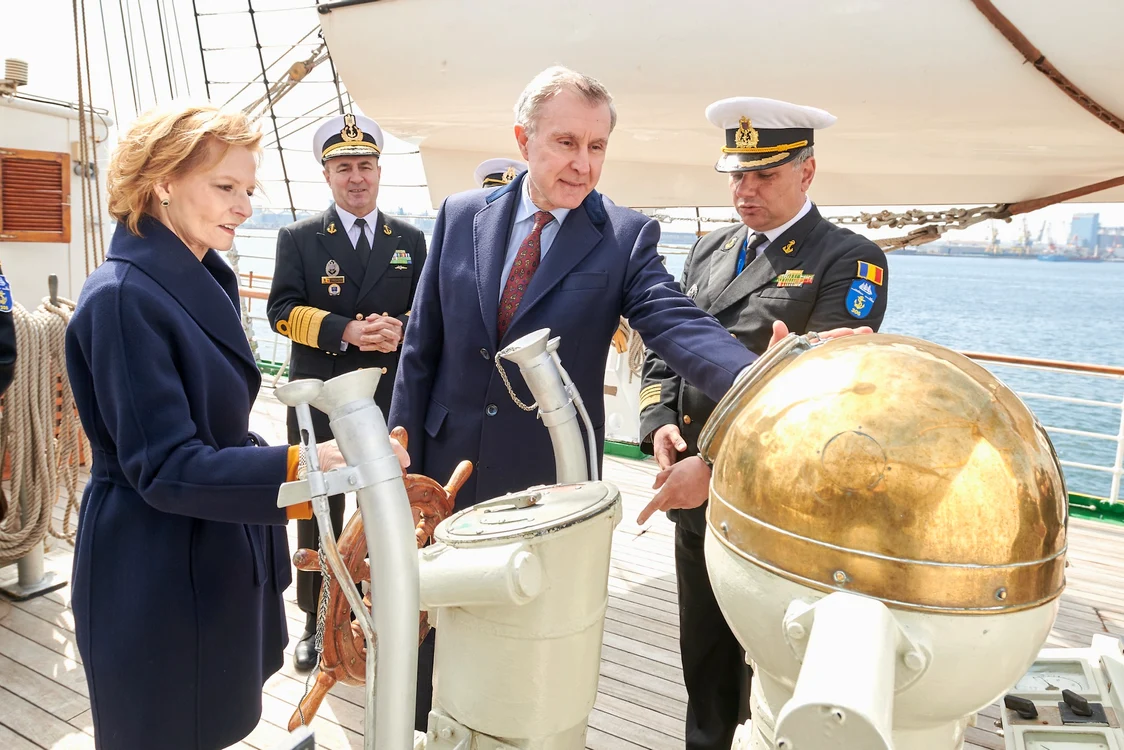 Majestatea Sa Margareta, Custodele Coroanei, și Alteța Sa Regală Principele Radu au urcat la bordul Navei Școală „Mircea”, Foto Daniel Angelescu, Casa Majestății Sale 8 jpg