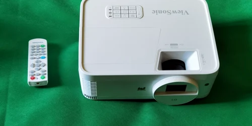 Videoproiector Viewsonic LS500WH  FOTO Adrian Pogîngeanu