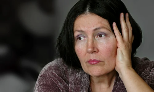 1 femeie trista shutterstock 3145749 jpg jpeg