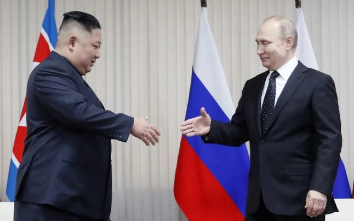 Kim Jong-un, primit de Vladimir Putin la Vladivostok FOTO EPA-EFE