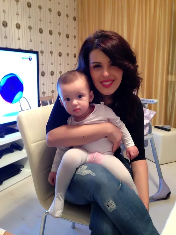 Diana Bişinicu şi Riana