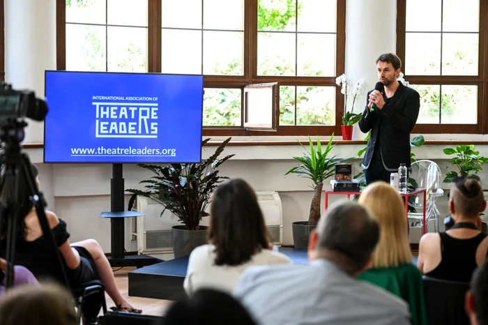 Sebastian Saiu  a lansat Asociaţia Liderilor de Teatru, în
cadrul Festivalul Internaţional de Teatru (FITS) FOTOGRAFII:Sebastian Marcovici