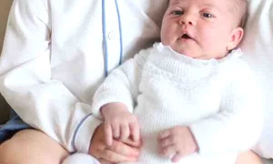 George și Charlotte, doi frățiori cu lipici la camera foto jpeg