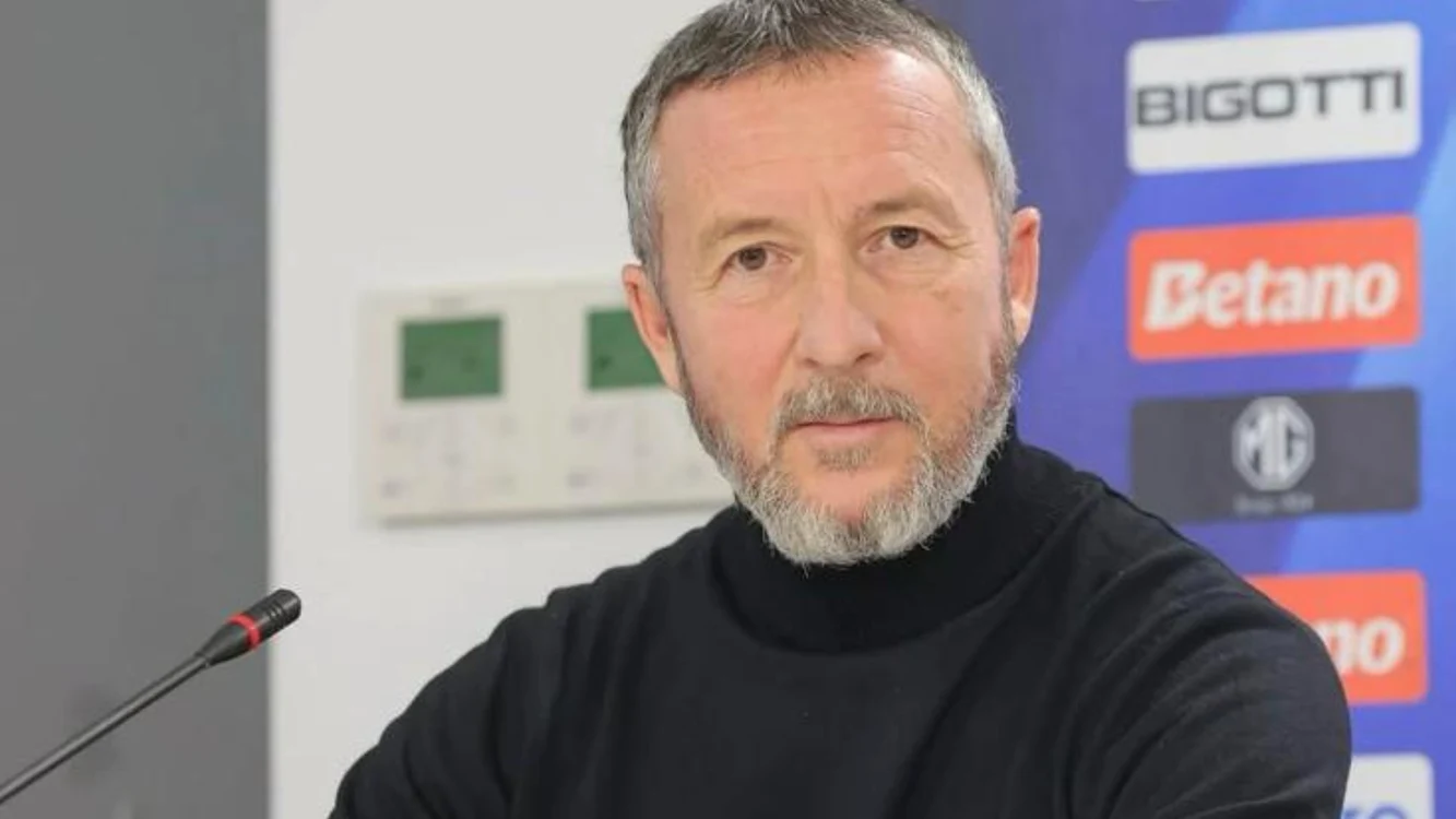 Mihai Stoica a făcut accident în Capitală