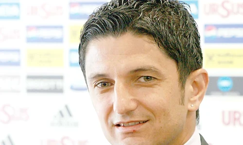 Răzvan Lucescu a  fost obligat de arabi  să şi schimbe  look ul, care l făcuse  celebru în România jpeg