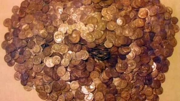 Cea mai veche descoperire a unui tezaur în Transilvania galbeni înveliţi în ceară găsiți lângă Cetatea Sebeşului jpeg