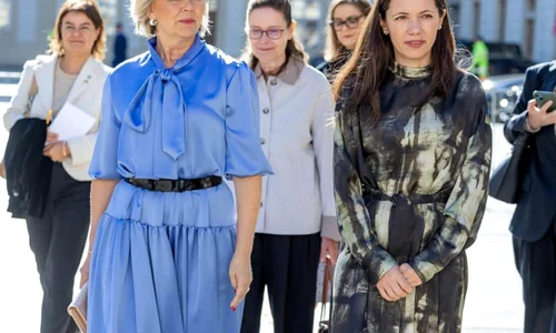 Eva Pavlová si Mirabela Gradinaru png