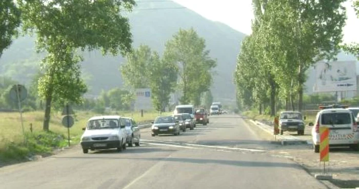 Şoferilor li se recomandă ca pe DN 6 să circule cu prudenţă